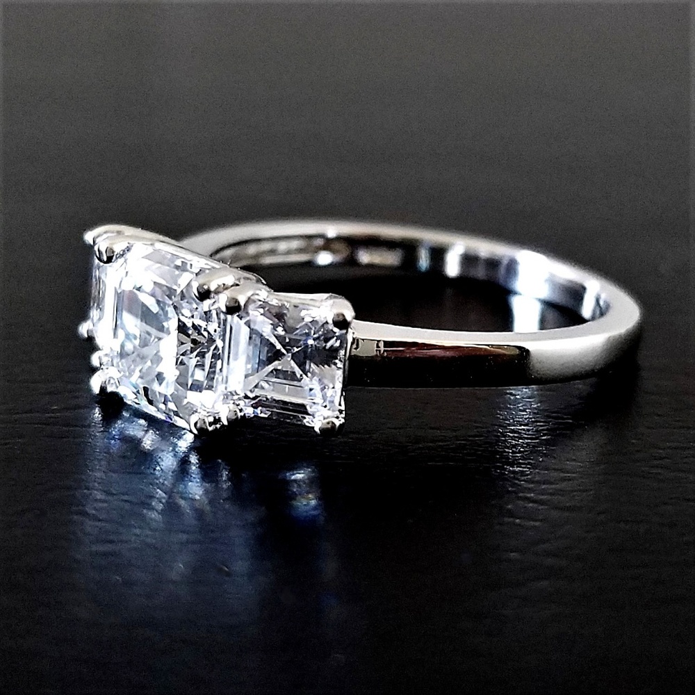 Size 7 Engagement Wedding Asscher Cut 3 Stone Ring - Picture 2 of 7